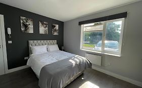Letzi Private En-Suite Near Wembley