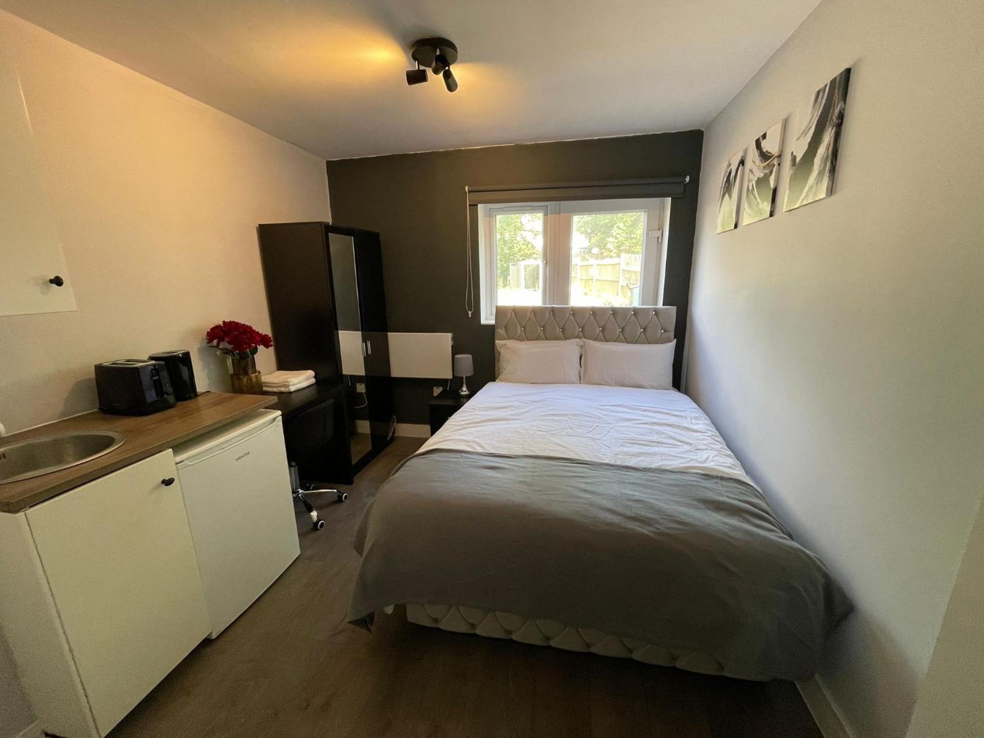 Letzi Premium Cozy Retreat Private En-Suite Rooms, Wembley London Exterior photo