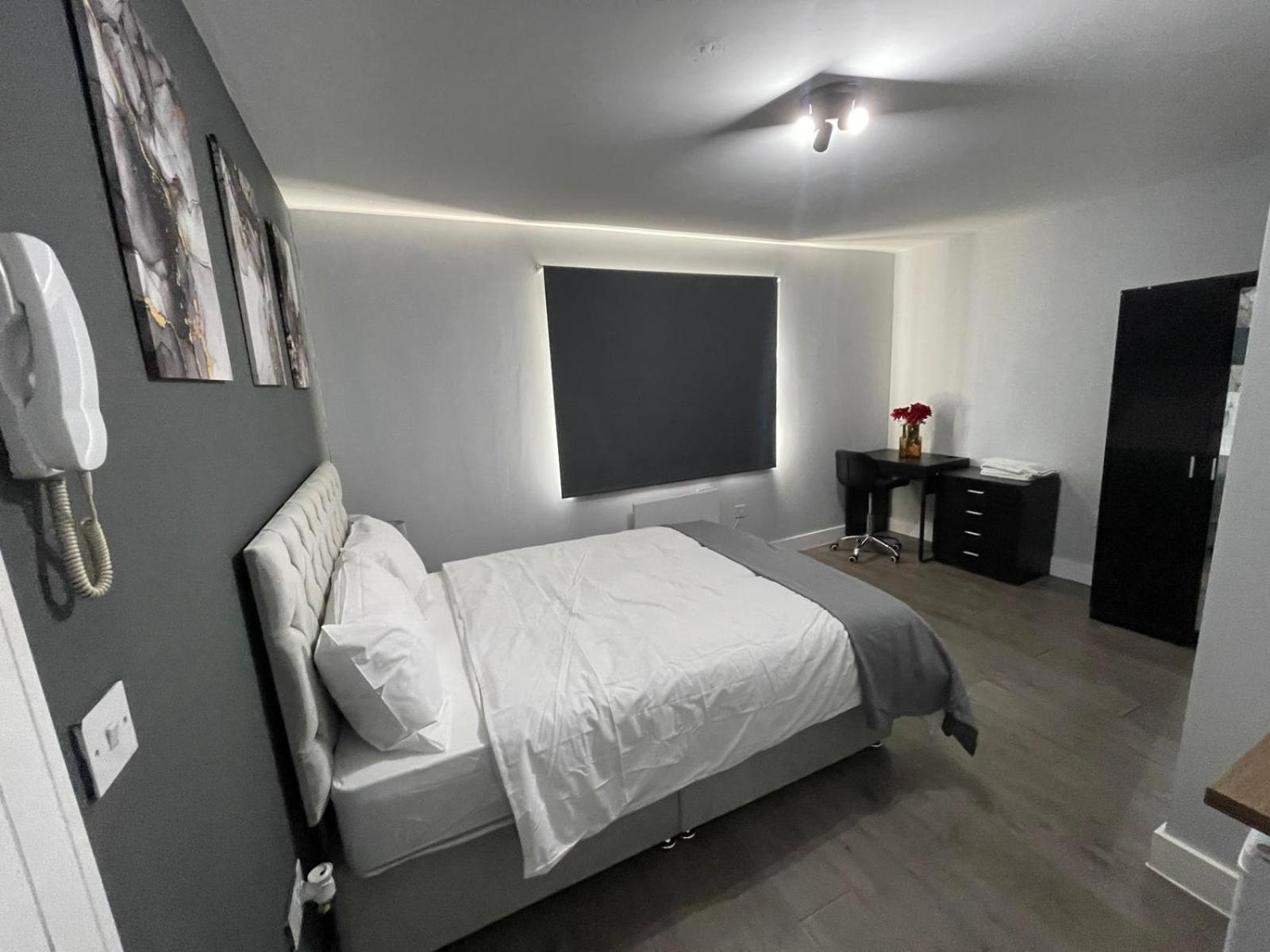 Letzi Premium Cozy Retreat Private En-Suite Rooms, Wembley London Exterior photo