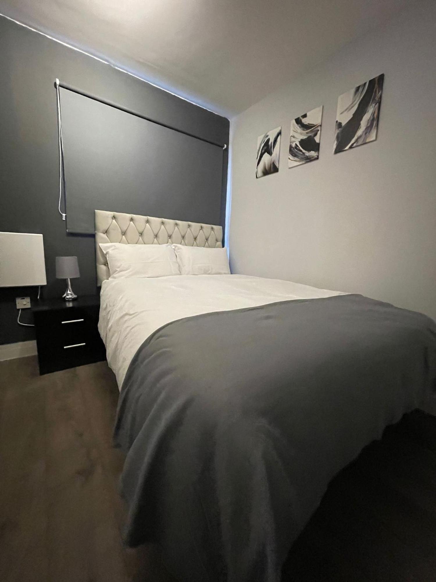 Letzi Premium Cozy Retreat Private En-Suite Rooms, Wembley London Exterior photo