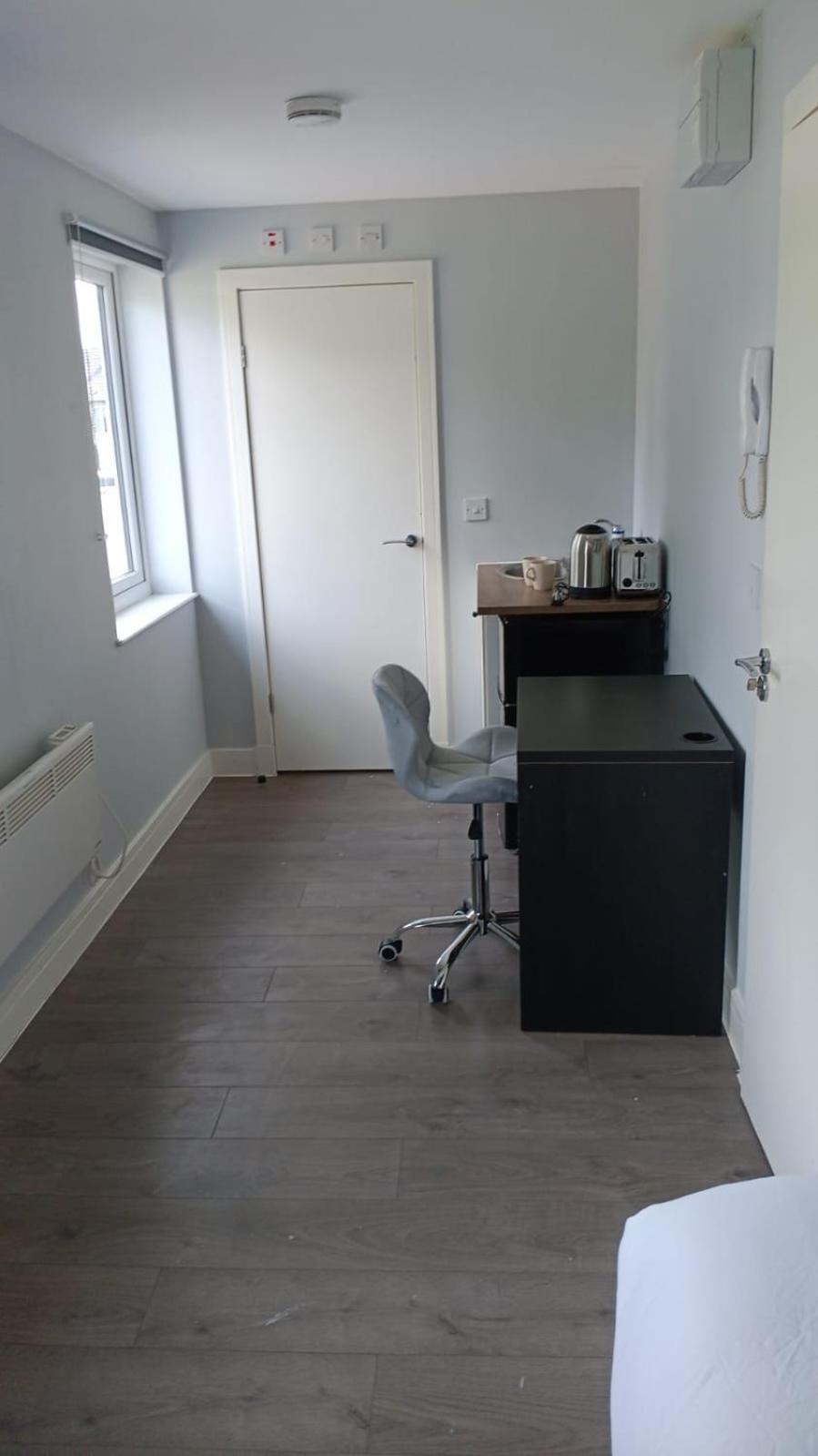 Letzi Premium Cozy Retreat Private En-Suite Rooms, Wembley London Exterior photo